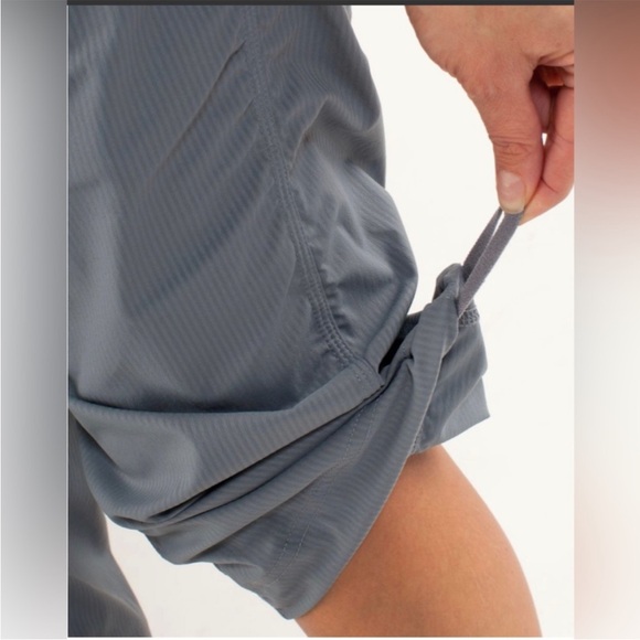 Lululemon dance studio gray crop pants sz 8 - Picture 3 of 6